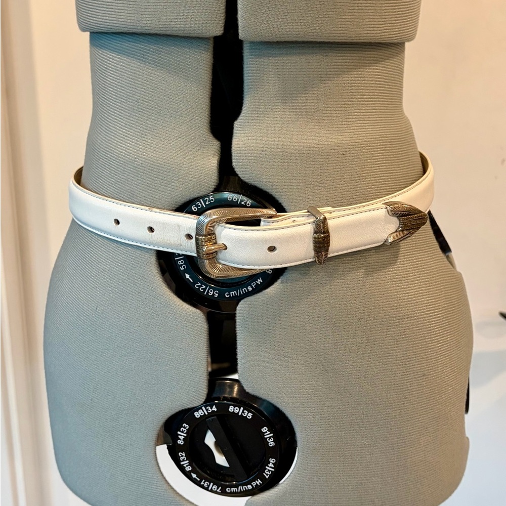 Vintage Leather Belt, Antiqued Silver Buckle & tip, southwestern style, white, S - Picture 9 of 9